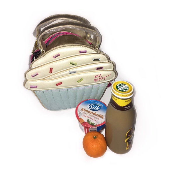 RESERVED Lunch Bag, Insulated, Cupcake Shape - Picture 2 of 6